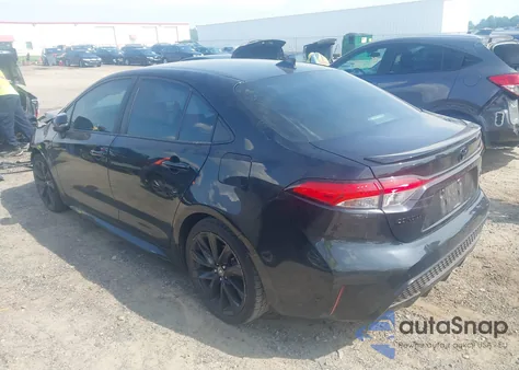 2022 Toyota Corolla Se Nightshade Edition z USA, uszkodzony, nr VIN 5YFS4MCE1NP105509